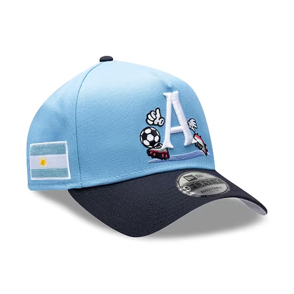 60971197 New Era Gorros 9Forty Unisex Cartoon Soccer Pastel Blue